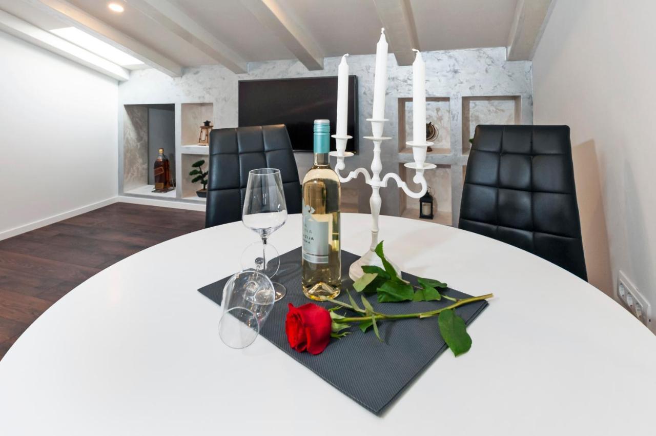 Deluxe Apartments A&A - 2 Ρόβινι Εξωτερικό φωτογραφία