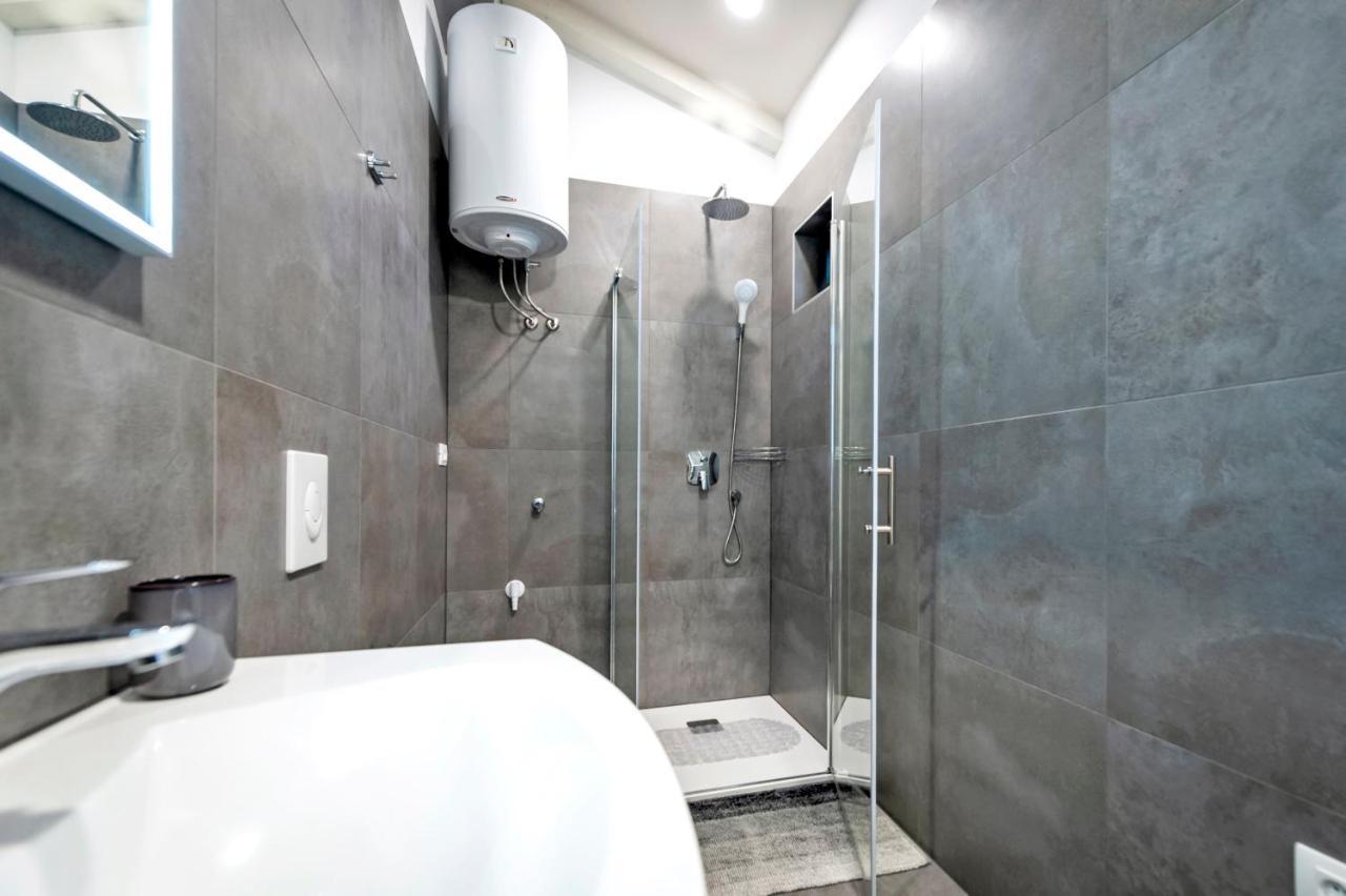Deluxe Apartments A&A - 2 Ρόβινι Εξωτερικό φωτογραφία