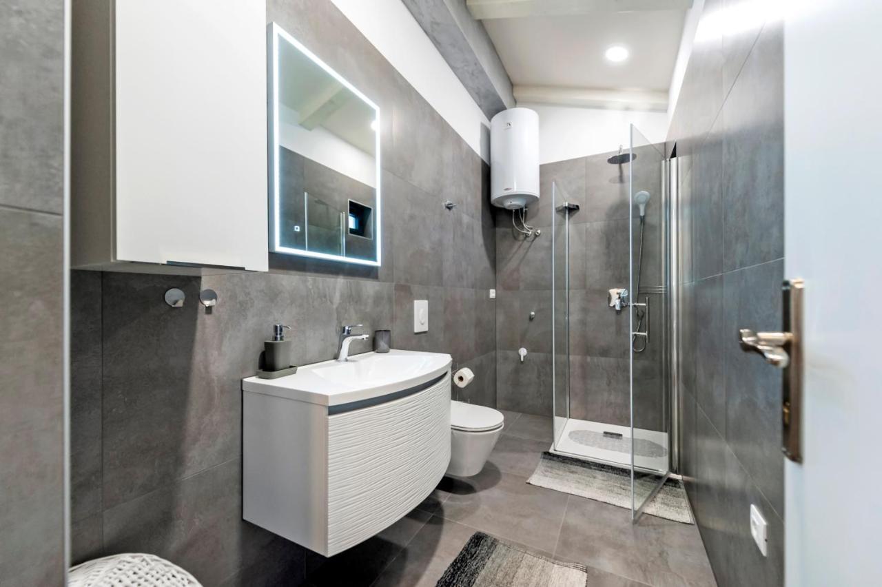 Deluxe Apartments A&A - 2 Ρόβινι Εξωτερικό φωτογραφία