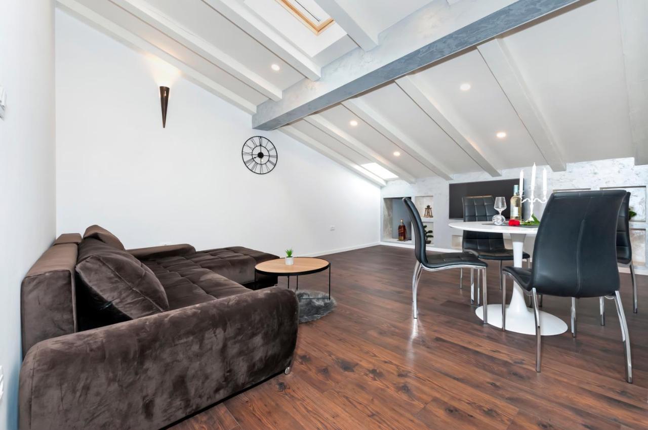 Deluxe Apartments A&A - 2 Ρόβινι Εξωτερικό φωτογραφία