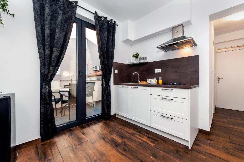 Deluxe Apartments A&A - 2 Ρόβινι Εξωτερικό φωτογραφία