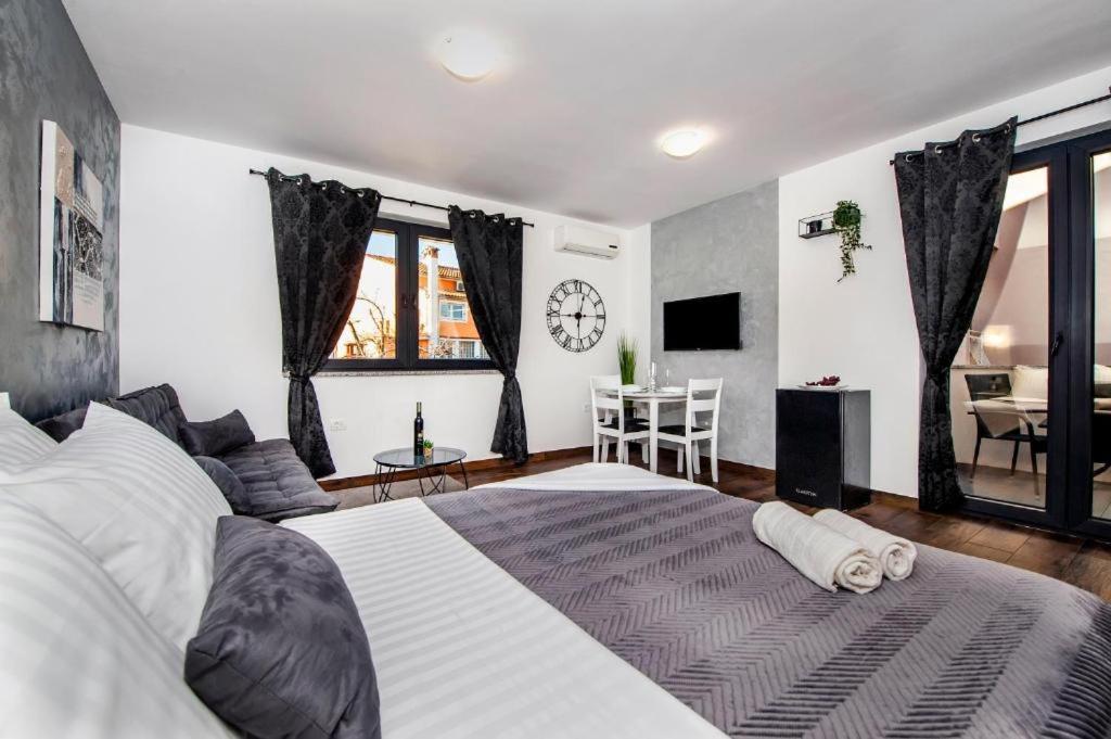 Deluxe Apartments A&A - 2 Ρόβινι Εξωτερικό φωτογραφία