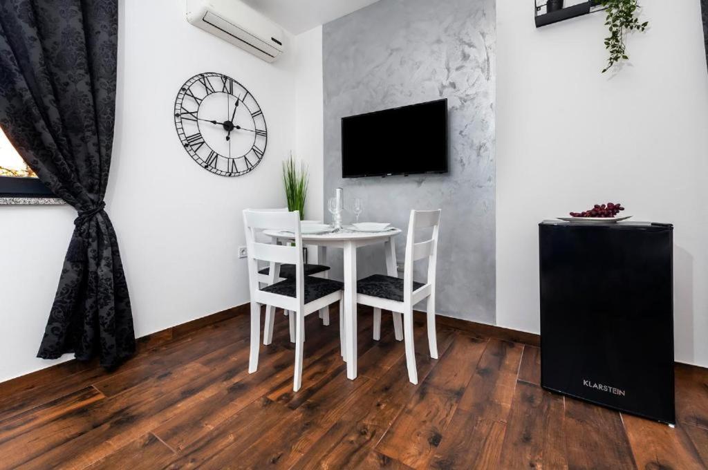 Deluxe Apartments A&A - 2 Ρόβινι Εξωτερικό φωτογραφία