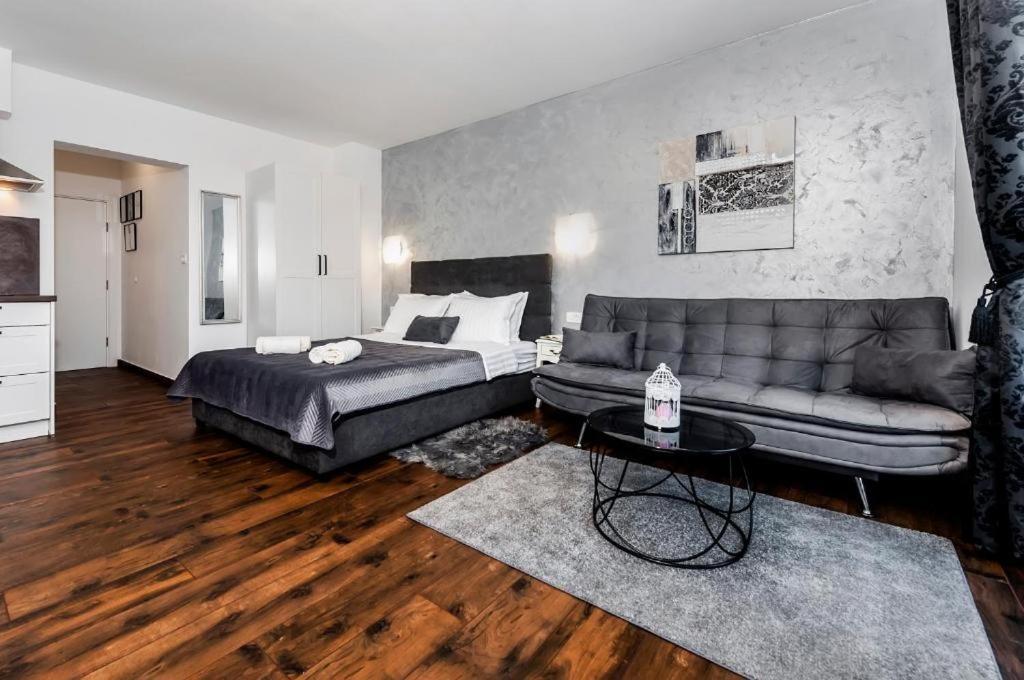 Deluxe Apartments A&A - 2 Ρόβινι Εξωτερικό φωτογραφία