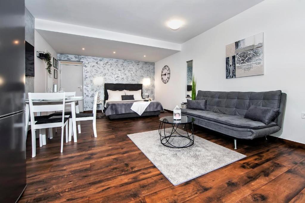 Deluxe Apartments A&A - 2 Ρόβινι Εξωτερικό φωτογραφία