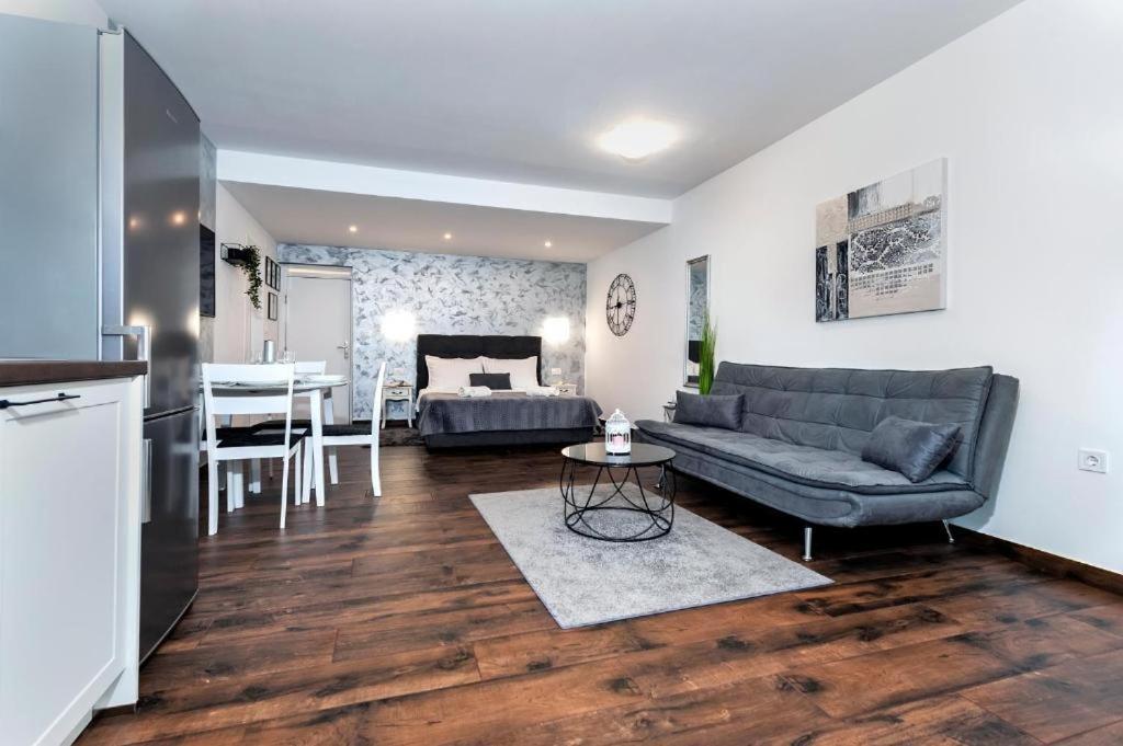 Deluxe Apartments A&A - 2 Ρόβινι Εξωτερικό φωτογραφία