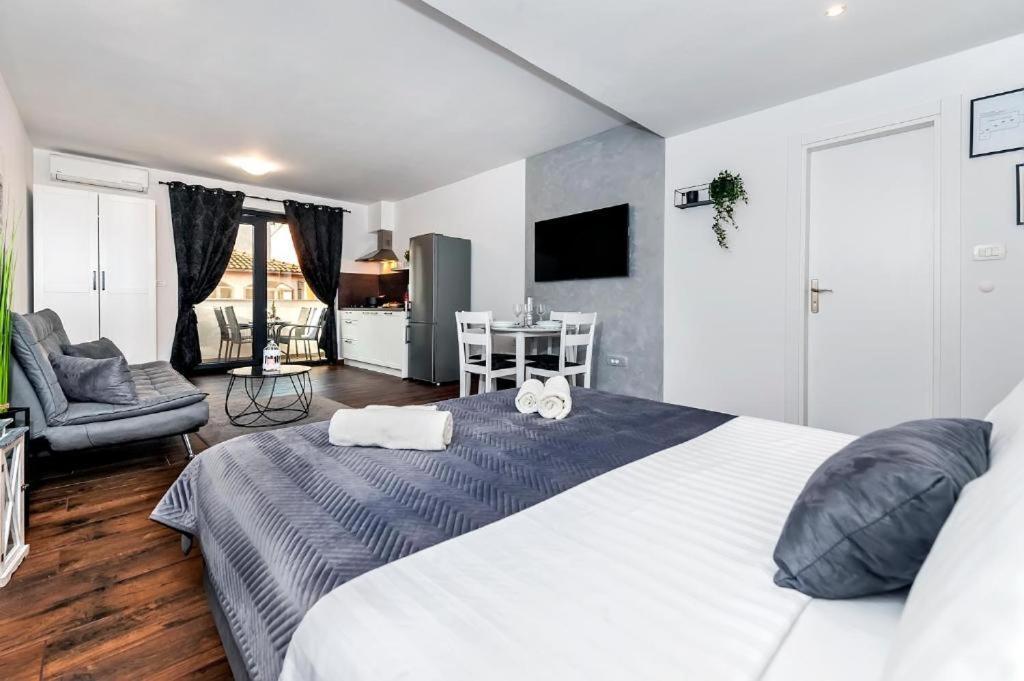 Deluxe Apartments A&A - 2 Ρόβινι Εξωτερικό φωτογραφία