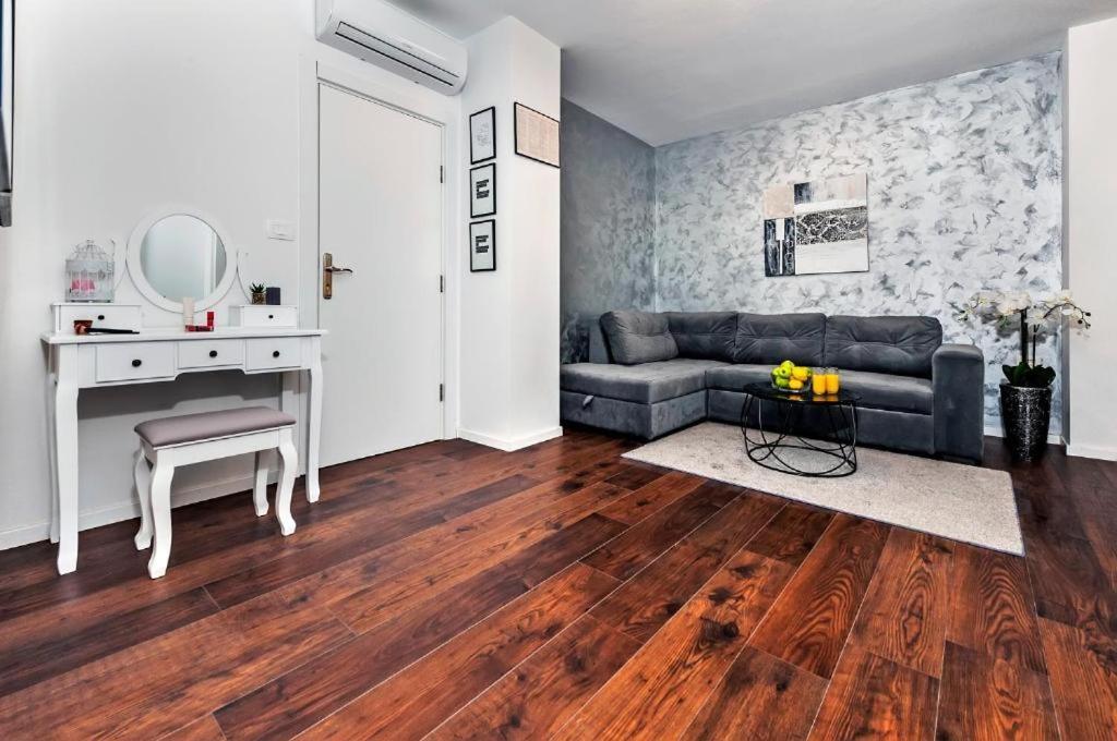 Deluxe Apartments A&A - 2 Ρόβινι Εξωτερικό φωτογραφία