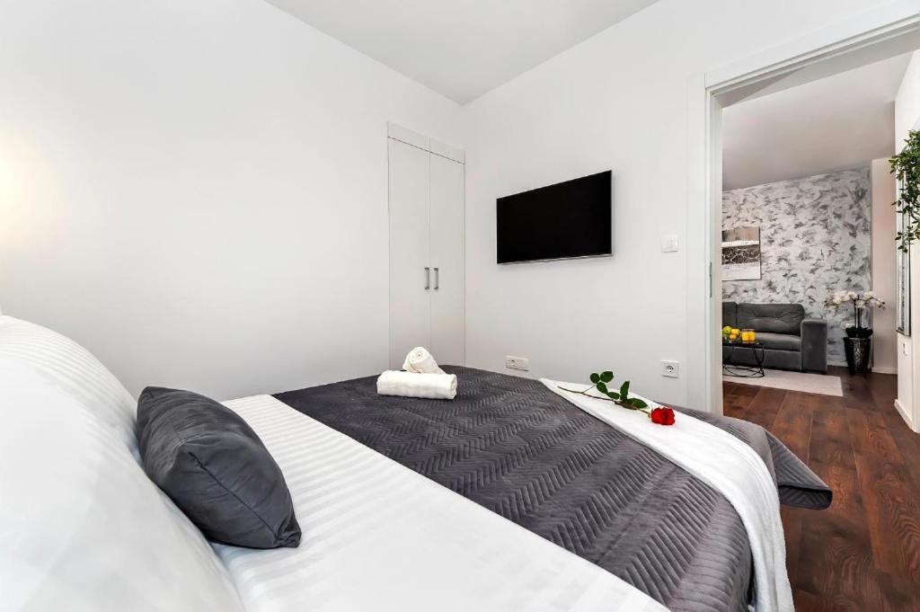 Deluxe Apartments A&A - 2 Ρόβινι Εξωτερικό φωτογραφία