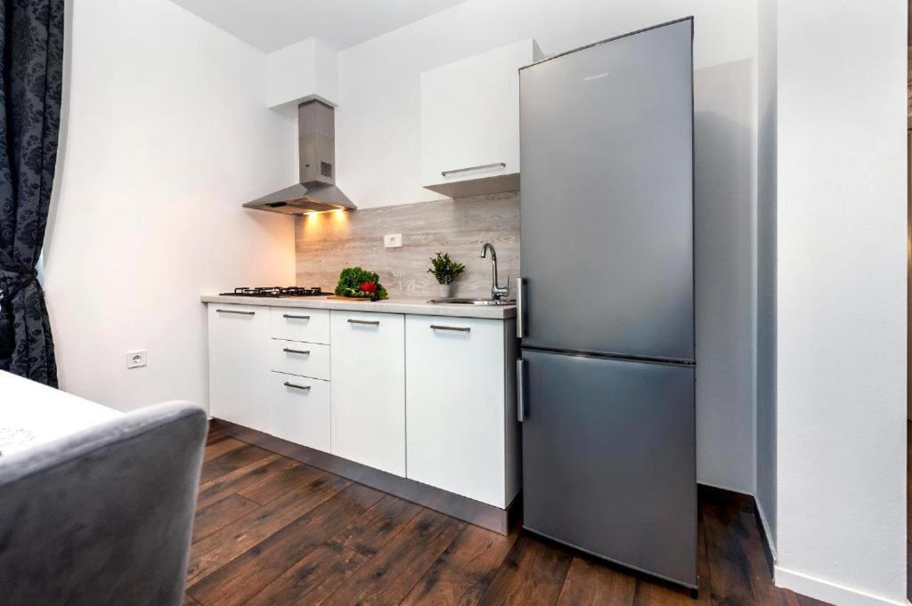 Deluxe Apartments A&A - 2 Ρόβινι Εξωτερικό φωτογραφία
